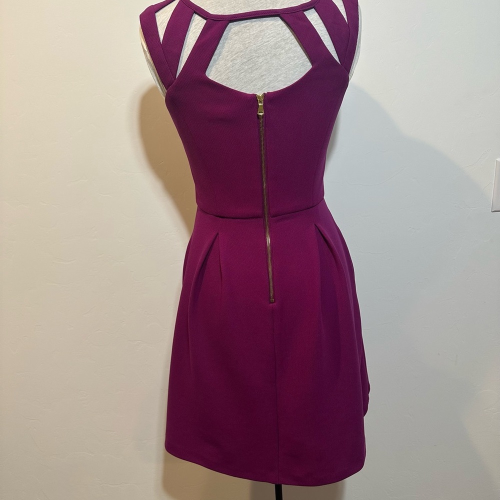 Betsey Johnson Magenta Cutout Fit & Flare Dress Size 6 Pockets Gold Zipper - Picture 7 of 12